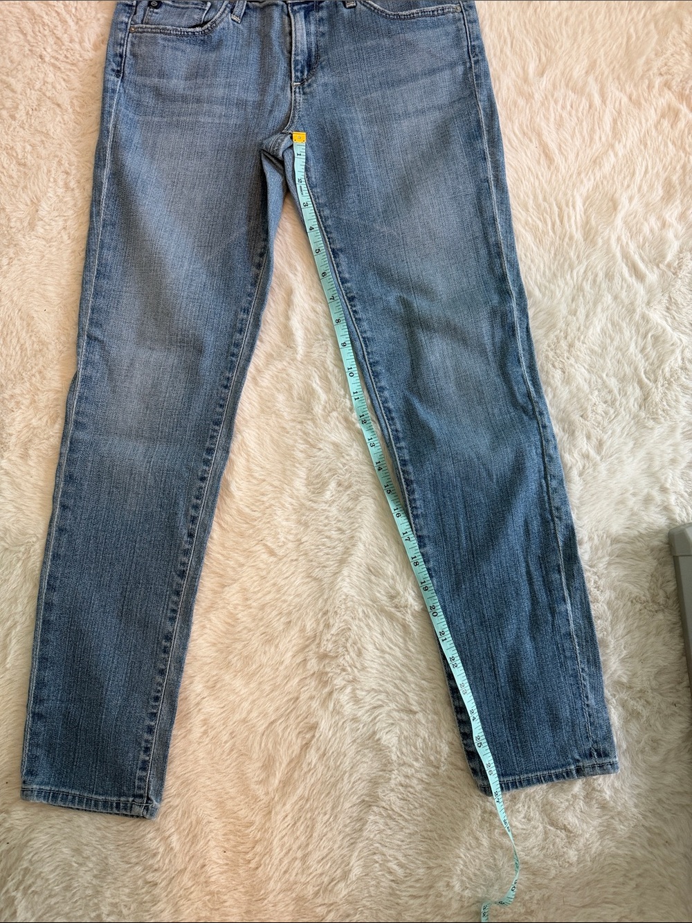 Women's Light Wash Jeans - Stretch Slim - Picture 8 of 8